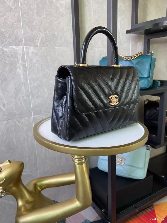First Bag Ru CHANEL HANDLE BAG COCO 0606